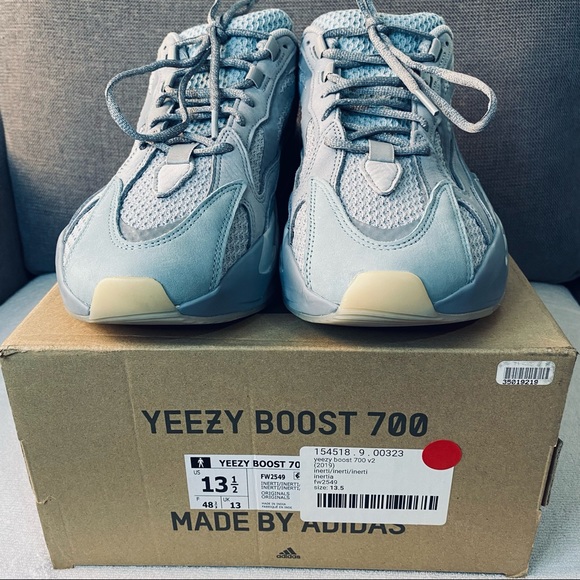 ADIDAS Original Yeezy Boost 700 v2 Interia (2019) FW2549 - Picture 4 of 7